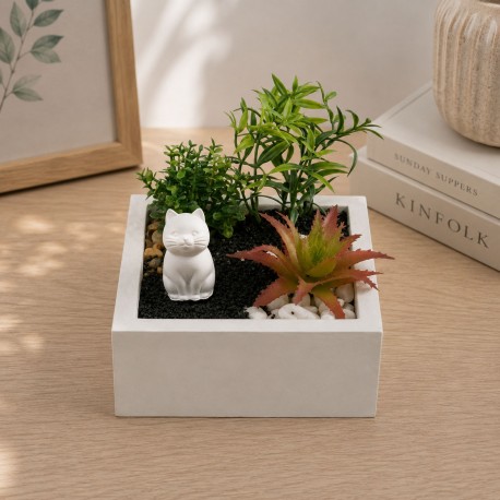 VASO DE CIMENTO COM PLANTA E GATO